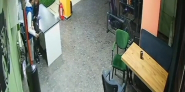 internet-kafede-bicaklanan-cocugun-durumu-ciddiyetini-koruyor-uP8HMCX9.jpg