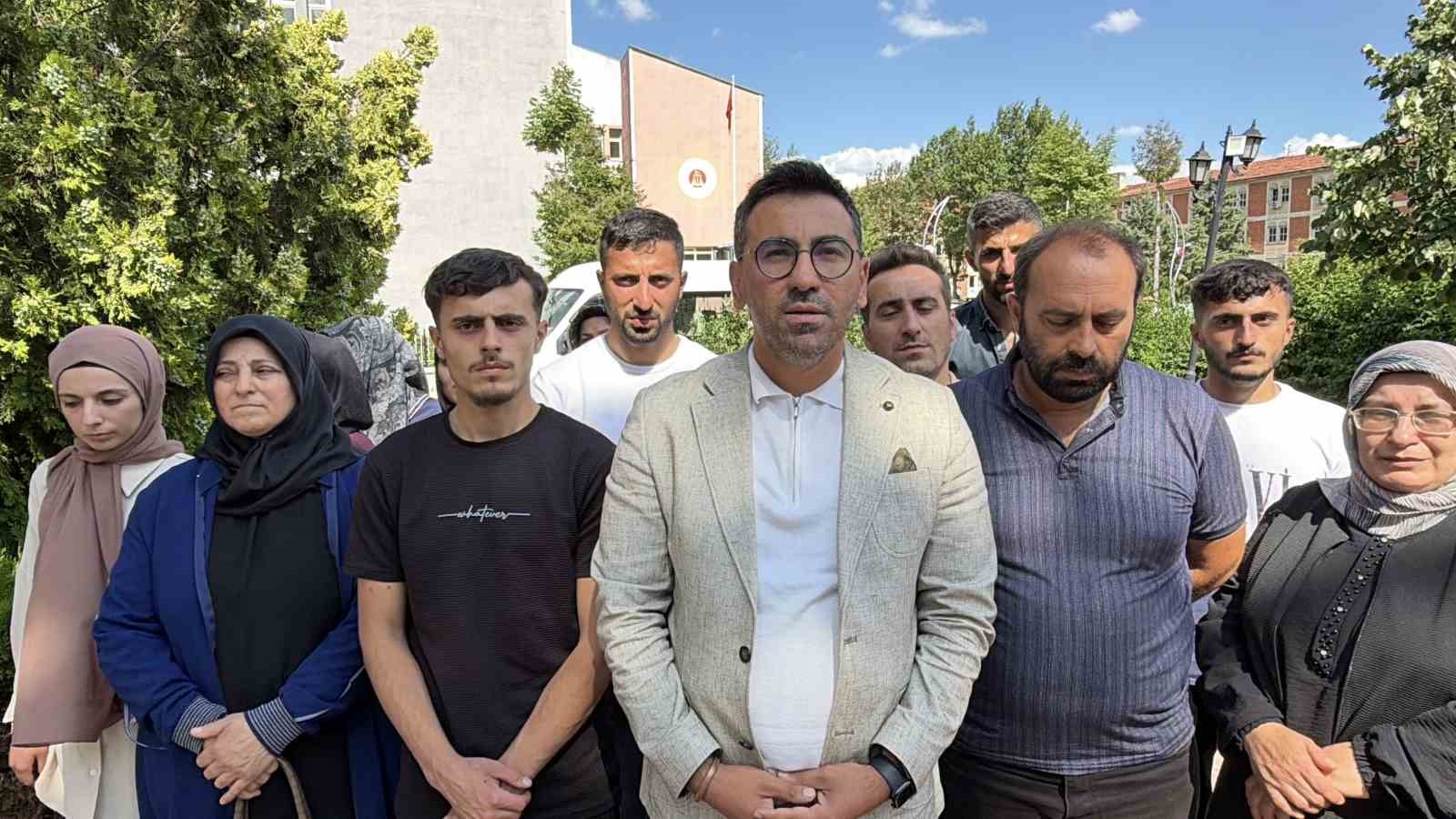 intihar demisti cinayet suphelisi olarak ikinci kez hakim karsisina cikti 0 IXatgCBl