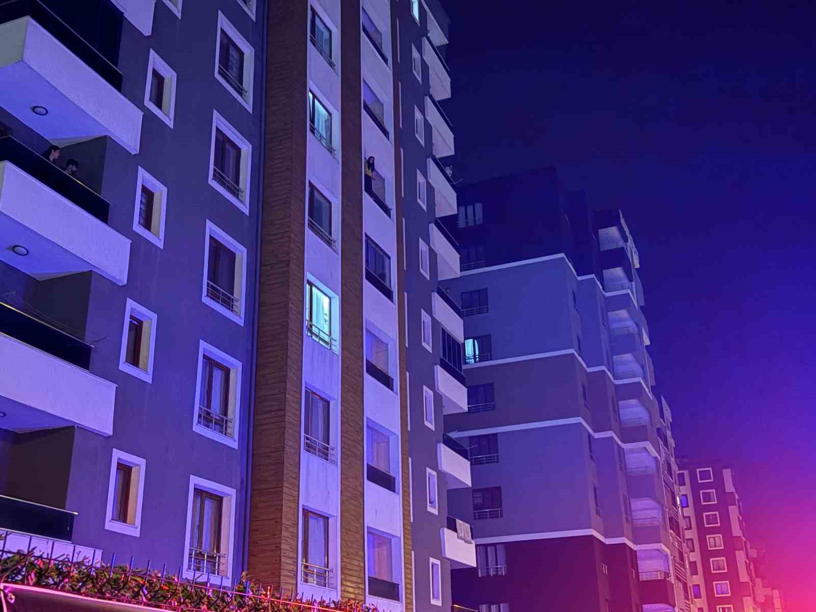 intihar girisiminde bulunan kadini polis ikna etti 1 P1YBYz84