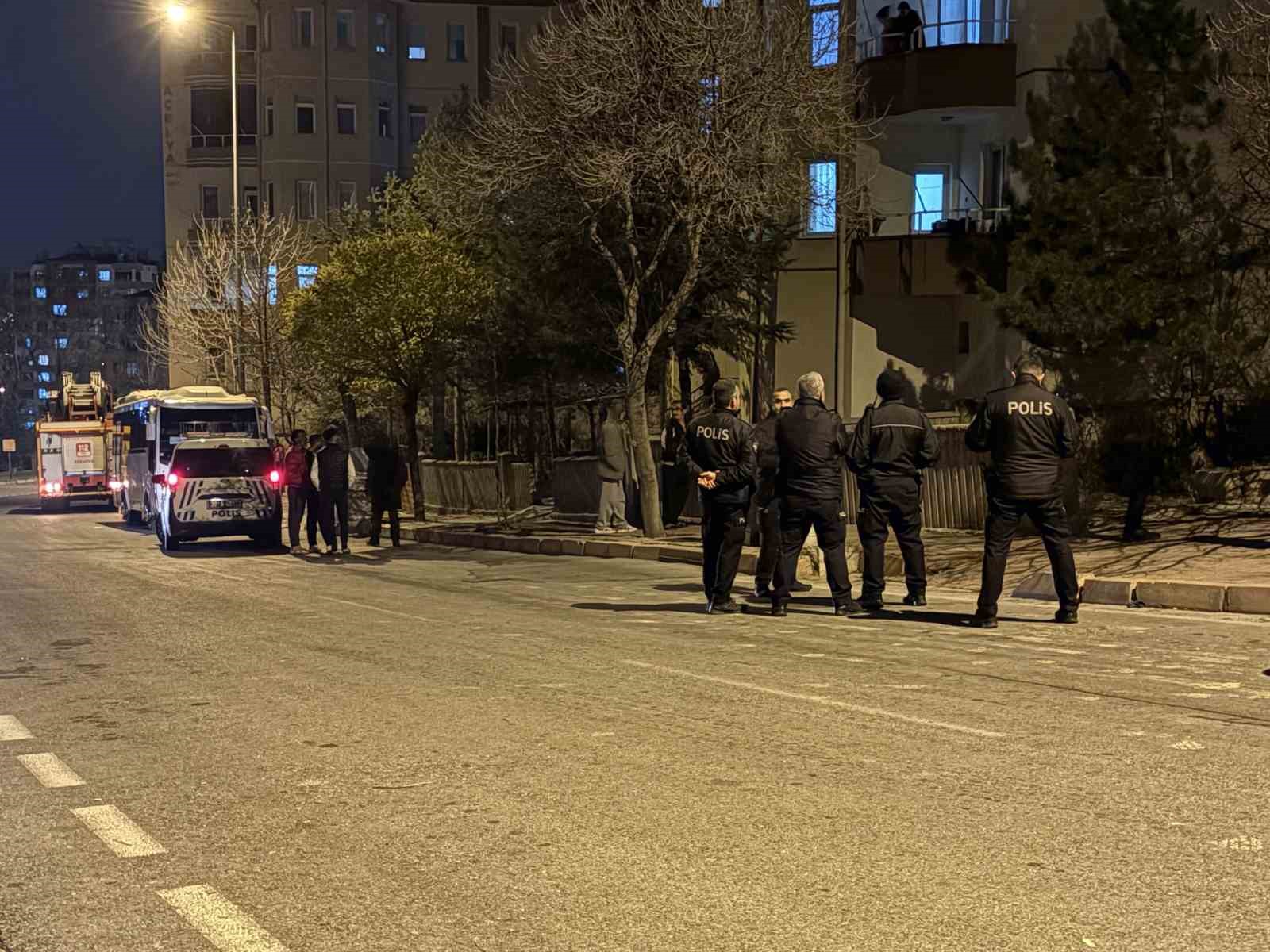 intihara kalkisan sahis 4 saatte ikna edildi 2 LHdn7ysZ