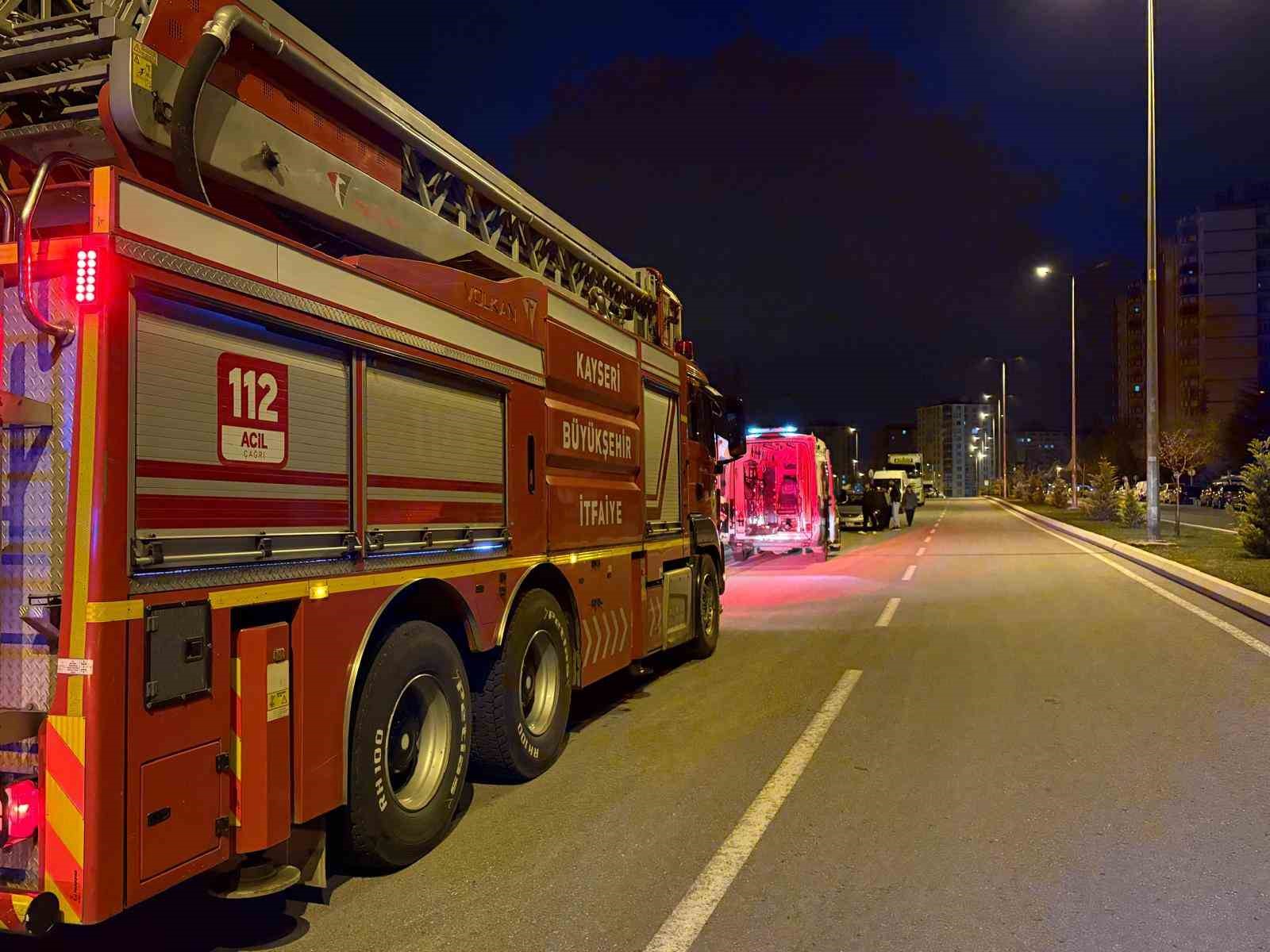 İntihara kalkışan şahsı polis 3 saatte ikna etti 7 intihara kalkisan sahsi polis 3 saatte ikna etti 3 eejJpGbc