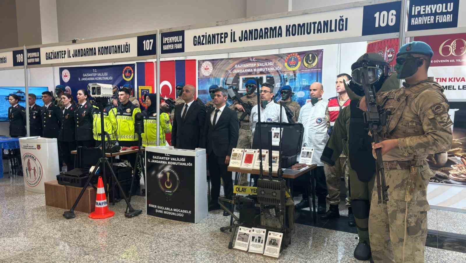 ipekyolu bolgesel kariyer fuarinda jandarma standina yogun ilgi 1 L6fW2wed