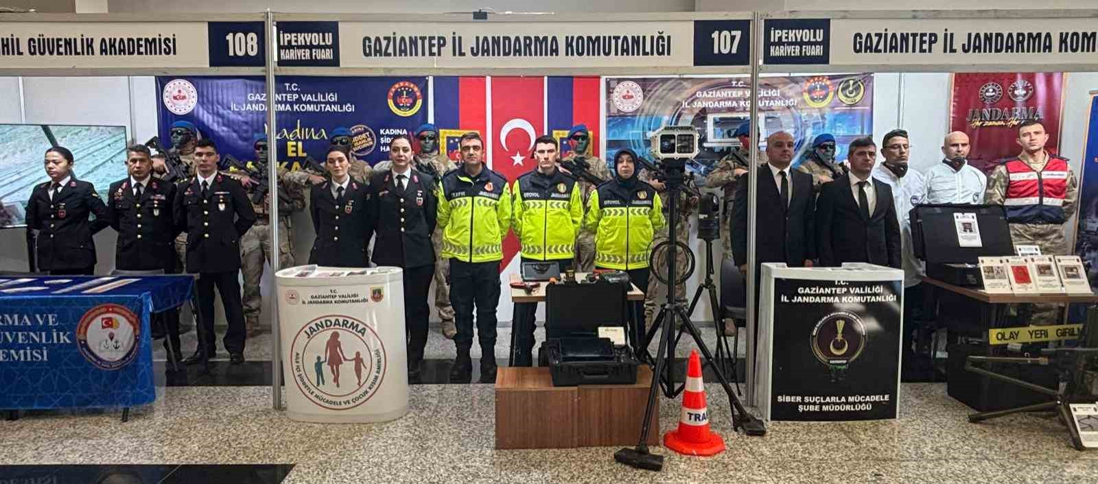 ipekyolu bolgesel kariyer fuarinda jandarma standina yogun ilgi 4 CRNJsyjp