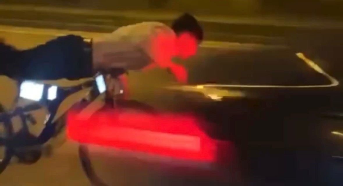 ipekyolunda bisikletle tehlikeli hareketler olum getirdi 0 UOpGpEWA