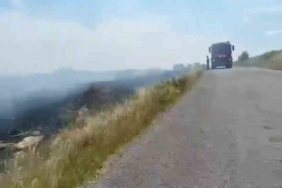 Su borusu patladı, yollar göle döndü 2 thumbnail
