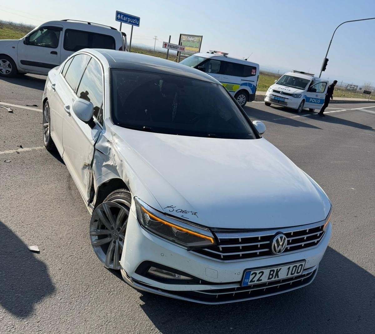 ipsaladaki trafik kazasi 4 kisi yaralandi 1 gbek3UDm
