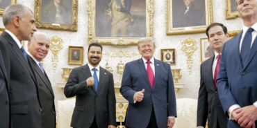 irak-basbakani-zeydi-beyaz-sarayda-trump-ile-bir-araya-geldi-f64SxcJY.jpg