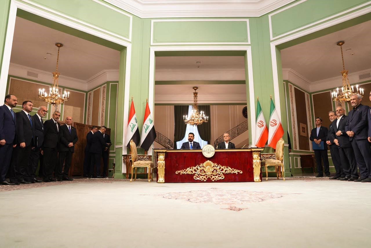 Irak Başbakanı Zeydi ve İran Cumhurbaşkanı Pezeşkiyan, ülkeler arasında iş birliğine ilişkin 4 belge imzaladı 5 irak basbakani zeydi ve iran cumhurbaskani pezeskiyan ulkeler arasinda is birligine iliskin 4 belge hIfJWWJw