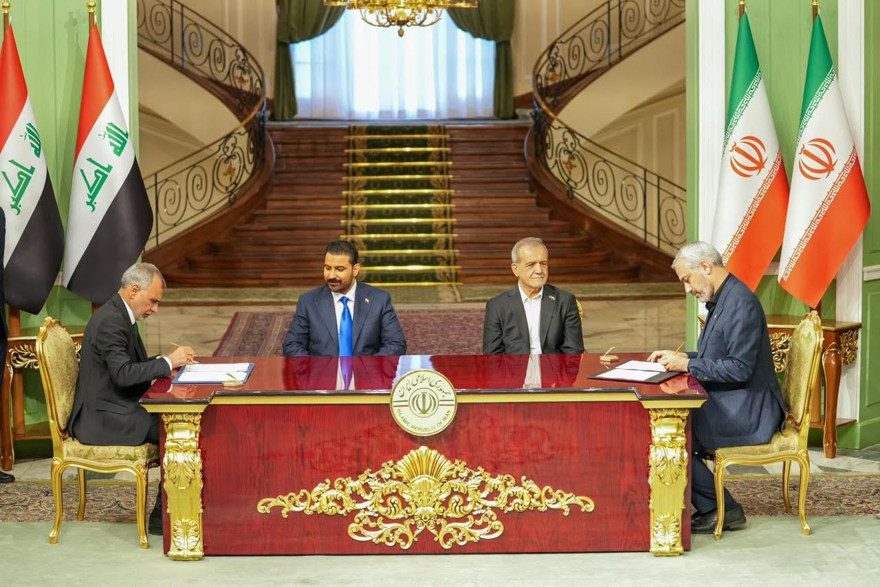 Irak Başbakanı Zeydi ve İran Cumhurbaşkanı Pezeşkiyan, ülkeler arasında iş birliğine ilişkin 4 belge imzaladı 9 irak basbakani zeydi ve iran cumhurbaskani pezeskiyan ulkeler arasinda is birligine iliskin 4 belge