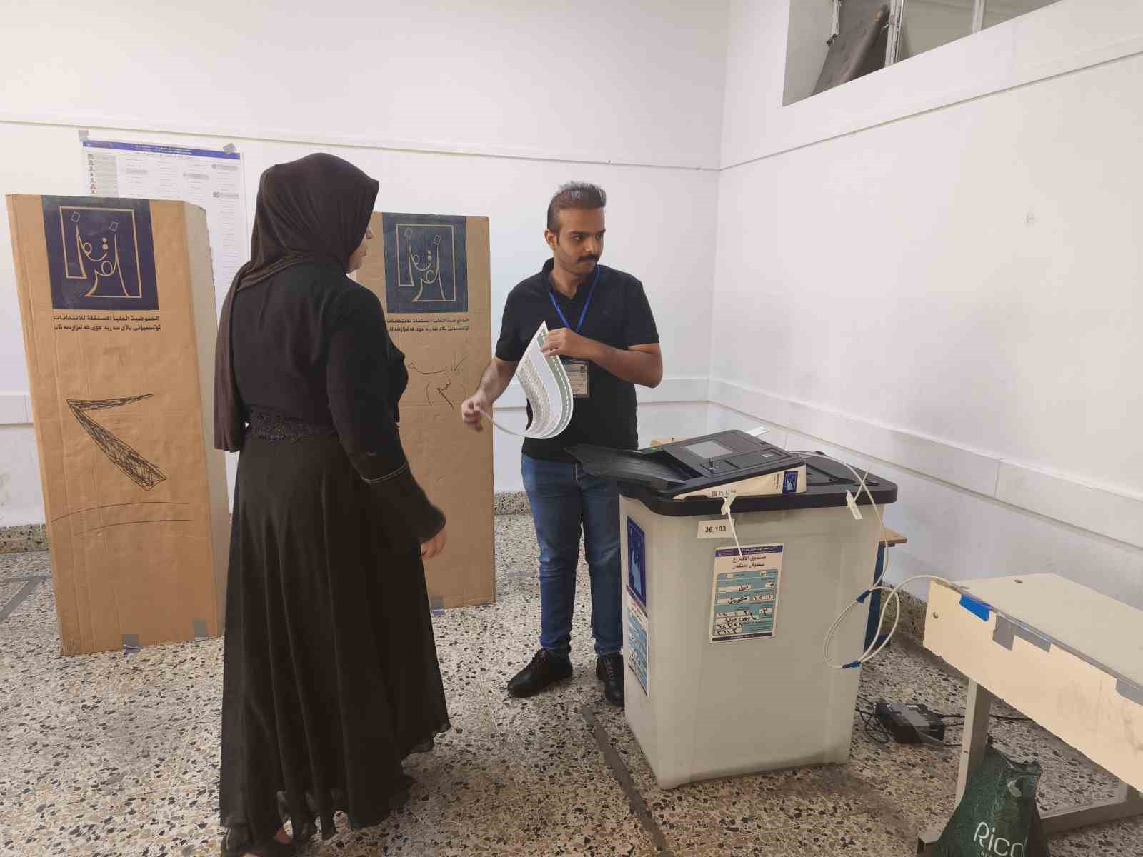 irak halki parlamento secimi icin sandik basinda 0 PIgRmlw9