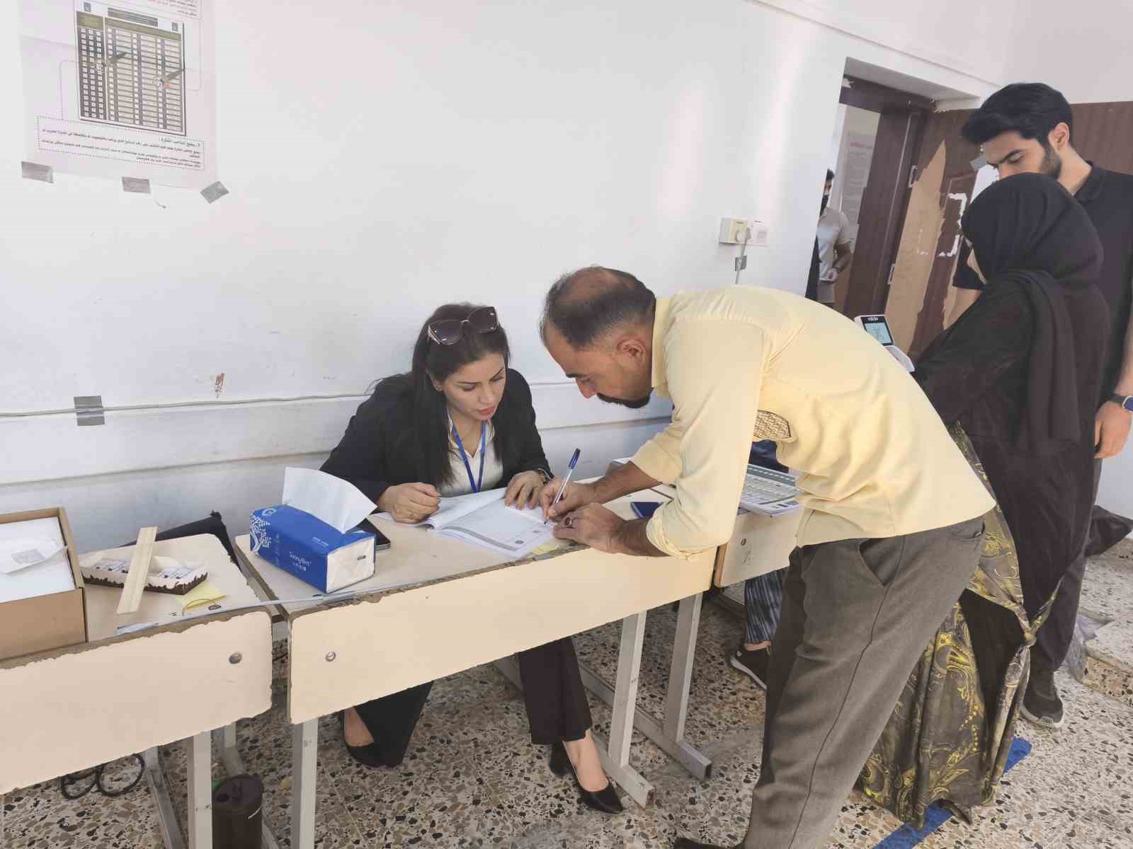 irak halki parlamento secimi icin sandik basinda 1 sM8iHXMb