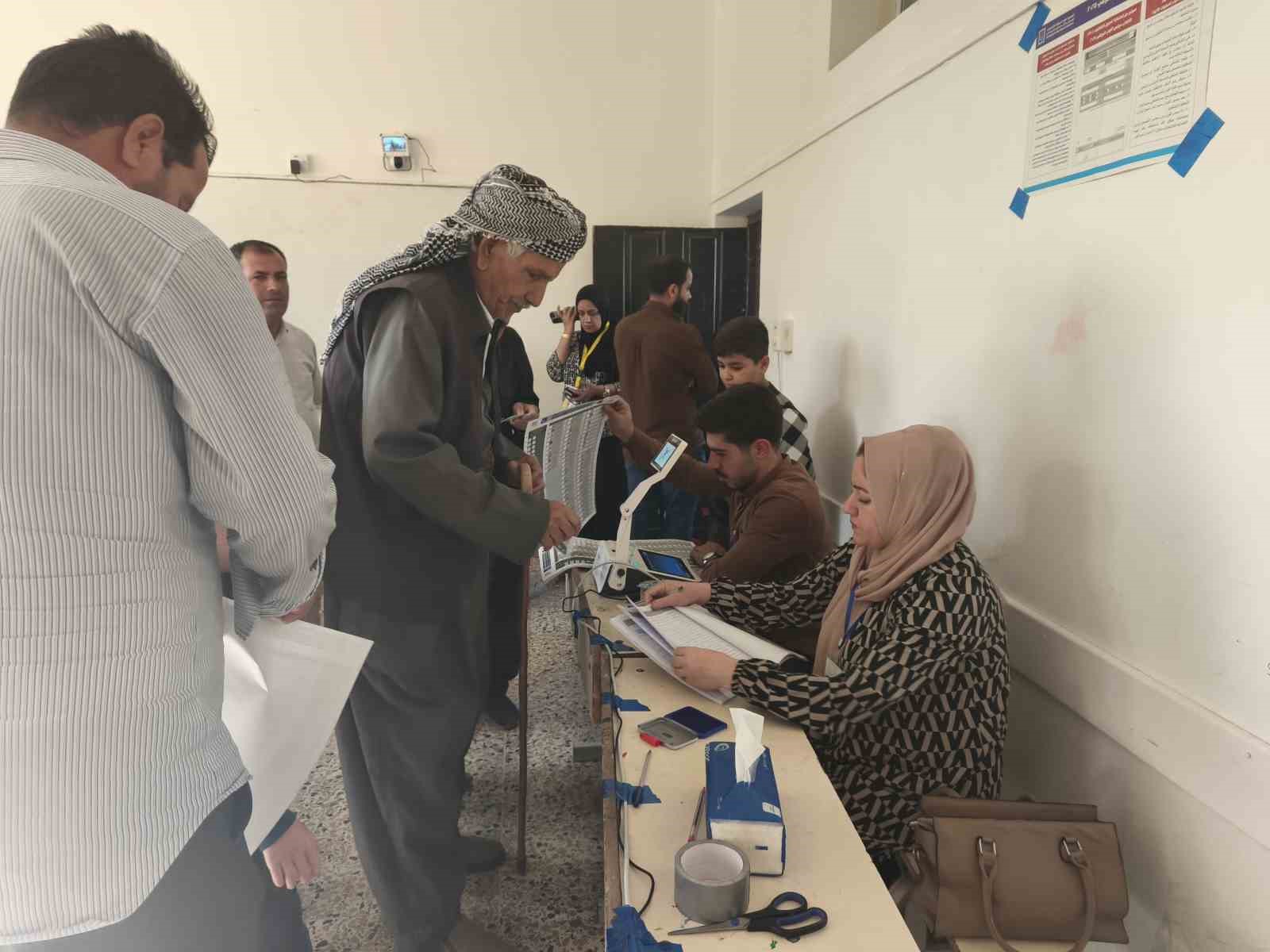 irak halki parlamento secimi icin sandik basinda 4 e4DNbCQP