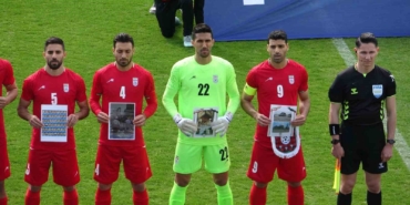 iran-a-milli-futbol-takimi-kosta-rika-macina-savasta-hayatini-kaybeden-cocuklarin-fotografiyla-cikti-hSbWeOdm.jpg