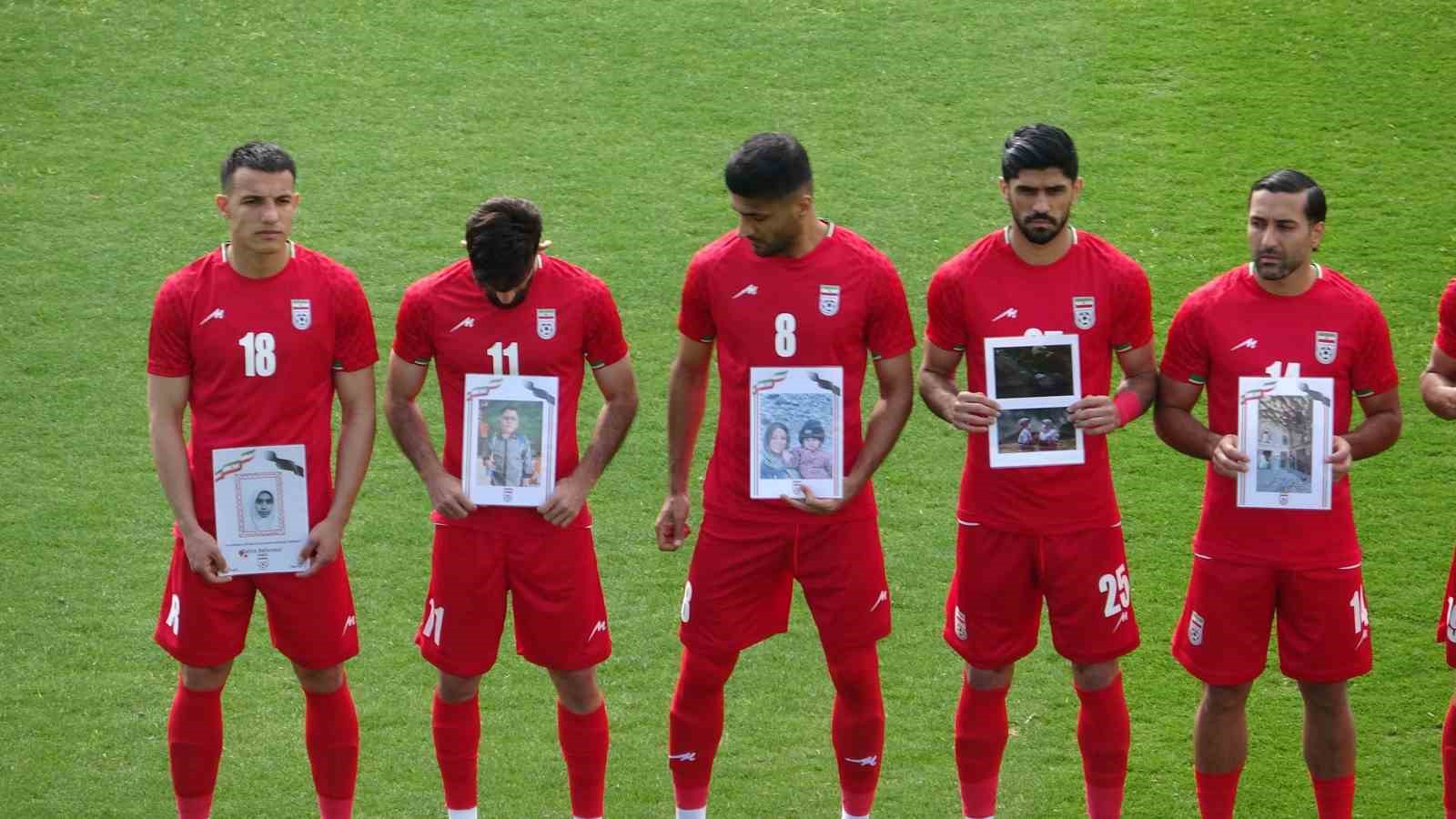 iran a milli futbol takimi kosta rika macina savasta hayatini kaybeden cocuklarin fotografiyla cikti jENCTCCX