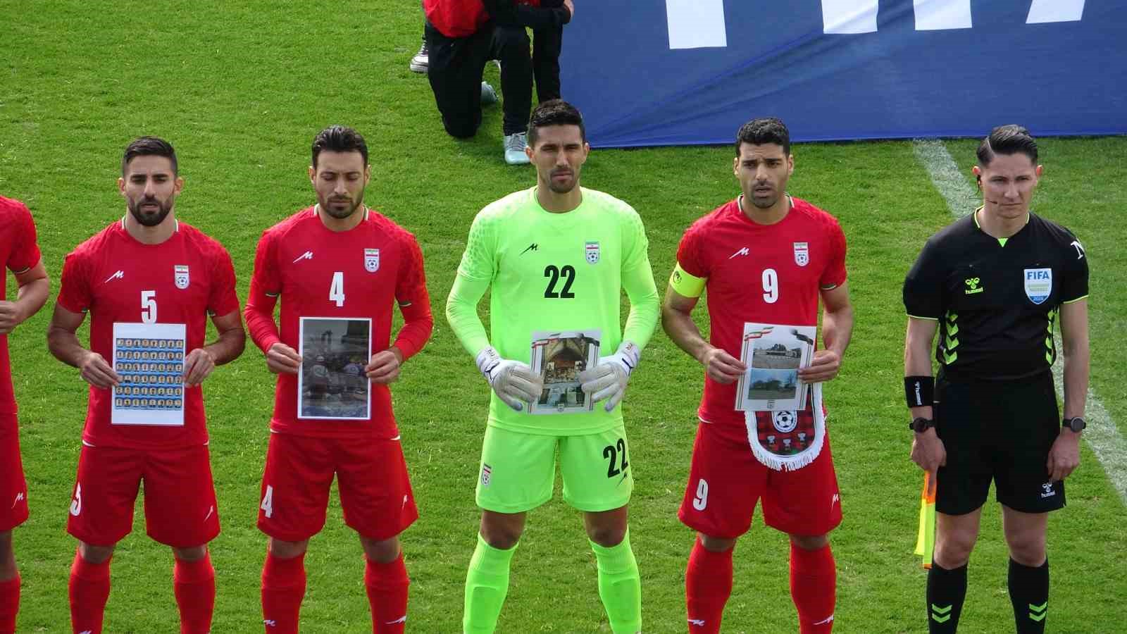 iran a milli futbol takimi kosta rika macina savasta hayatini kaybeden cocuklarin fotografiyla cikti