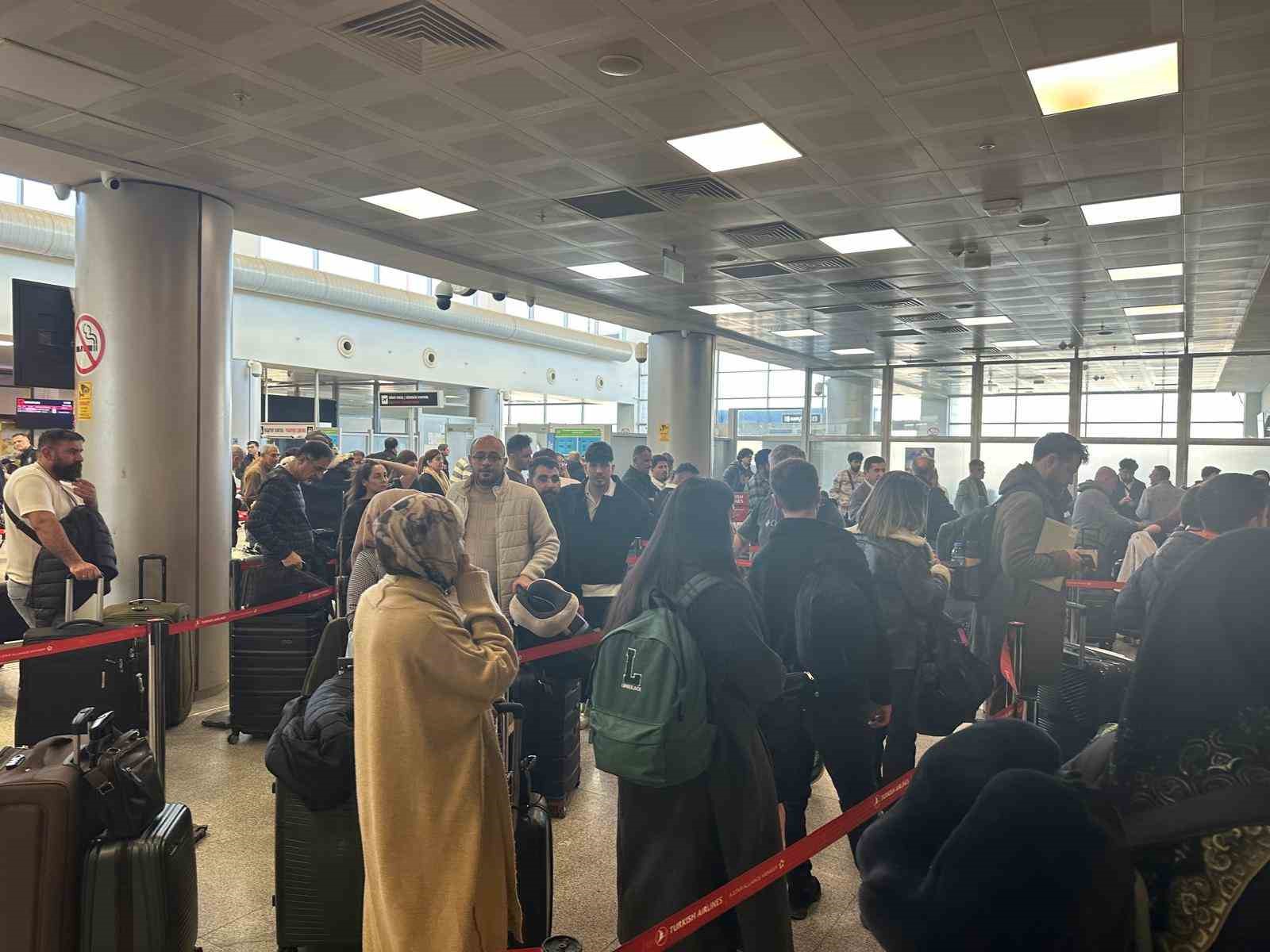 iran abd israil savasi rotayi sirnaka cevirdi erbil ucaklari serafettin elci havalimanina iniyor 3 qJgiMLTv