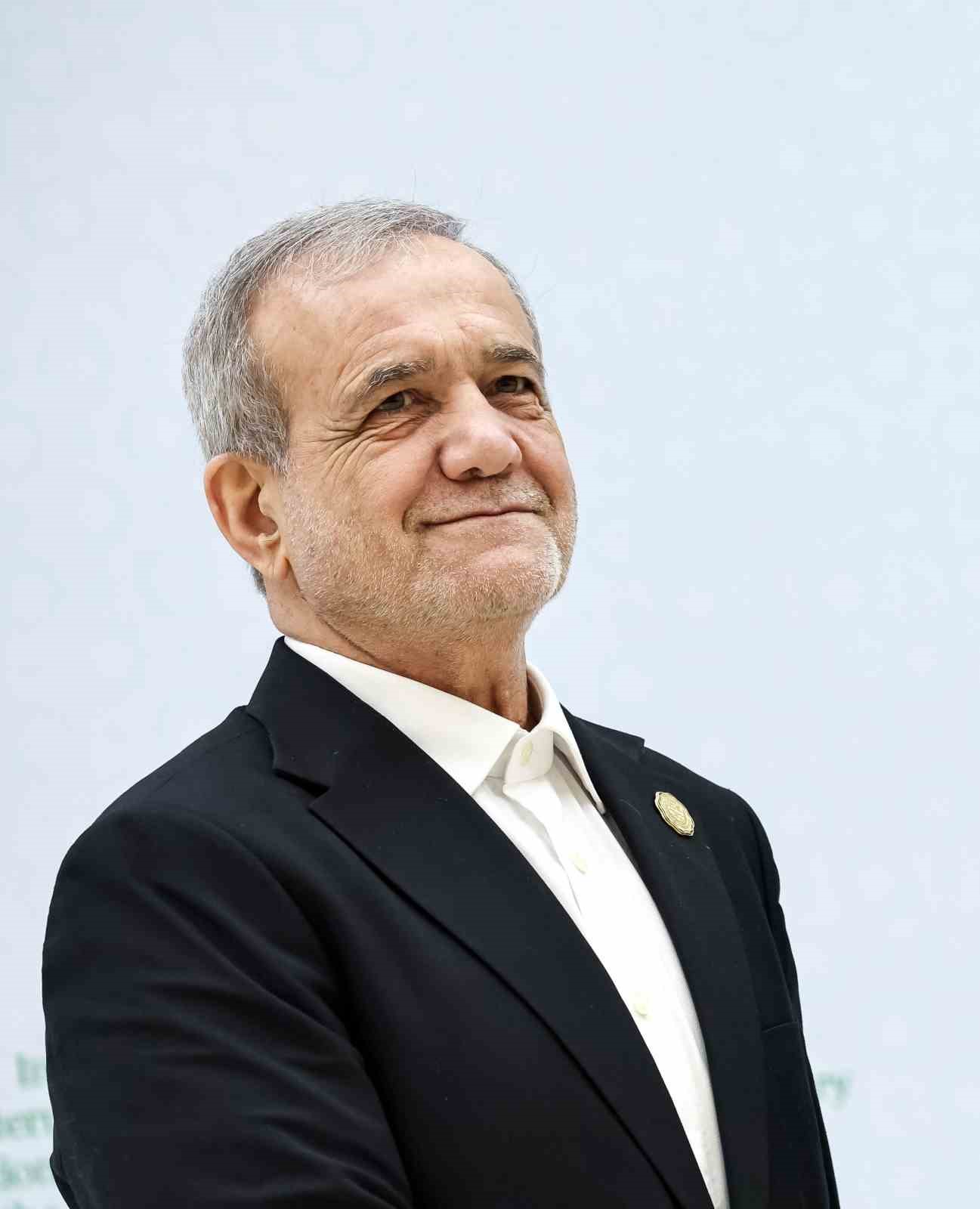 iran cumhurbaskani pezeskiyan irandaki protestolar trump huzursuzluk cikarmak istedi 0 Sa1kycXE