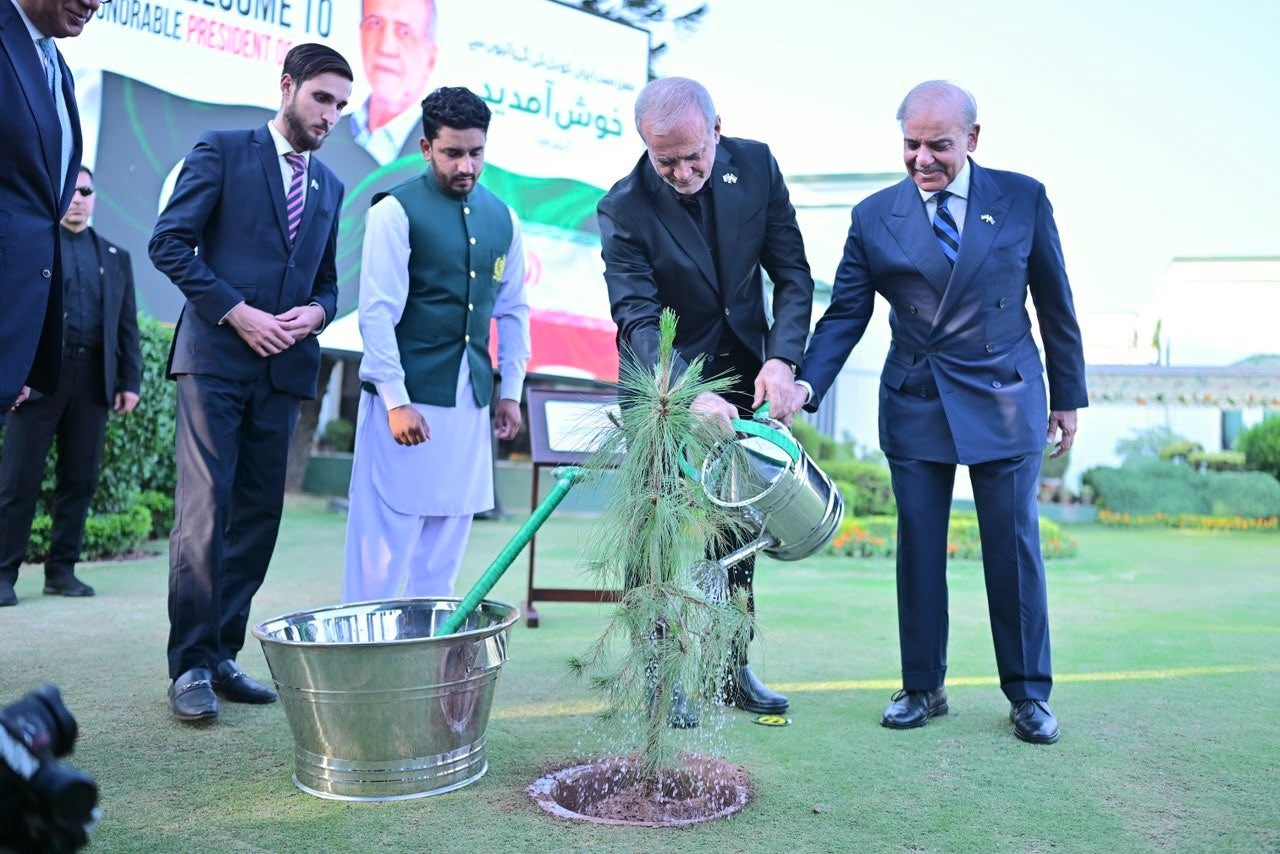 İran Cumhurbaşkanı Pezeşkiyan, Pakistan Başbakanı Şerif ile görüştü 5 iran cumhurbaskani pezeskiyan pakistan basbakani serif ile gorustu 1 YdWtzYWN