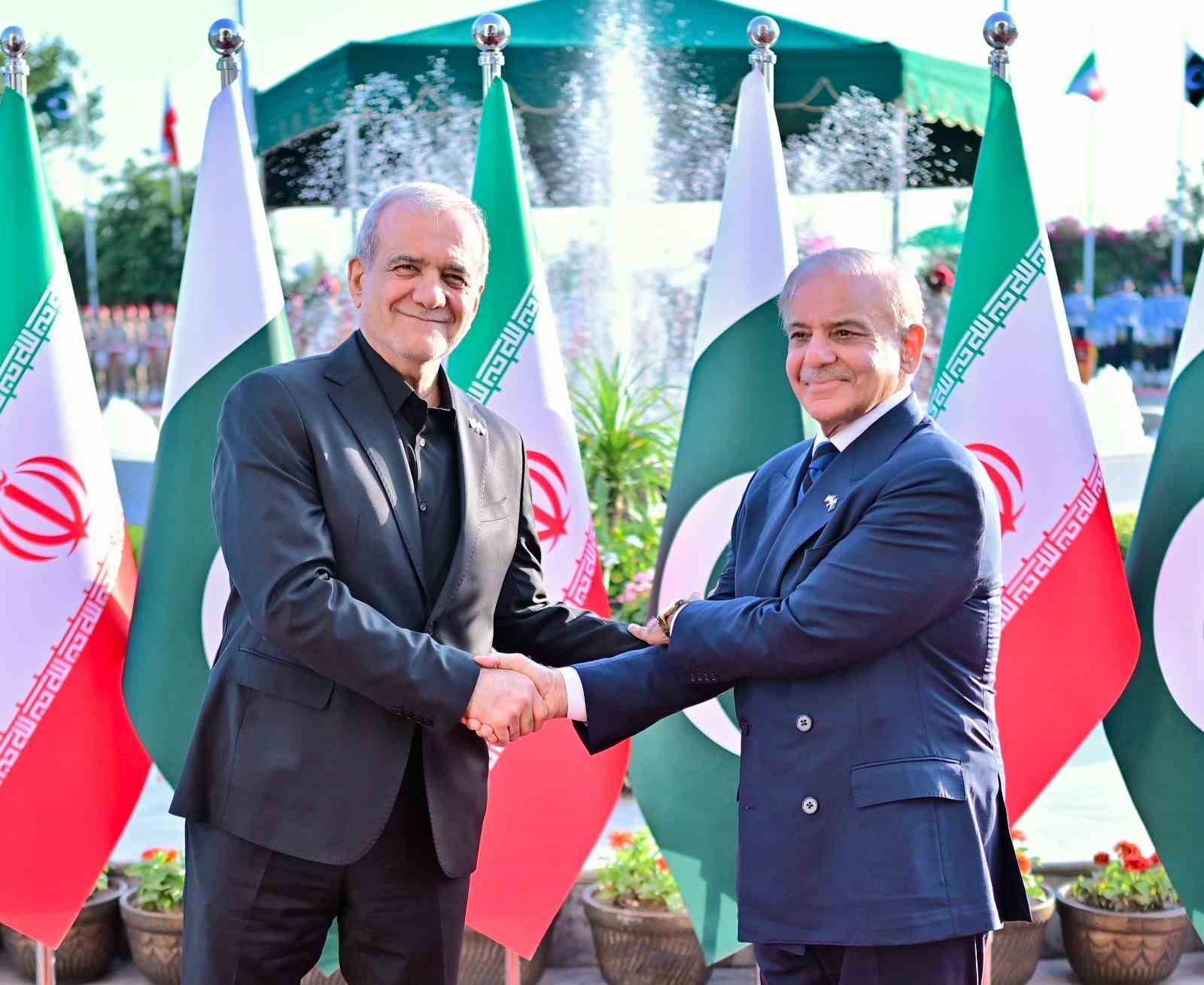 İran Cumhurbaşkanı Pezeşkiyan, Pakistan Başbakanı Şerif ile görüştü 6 iran cumhurbaskani pezeskiyan pakistan basbakani serif ile gorustu 2 gr8yTdUU