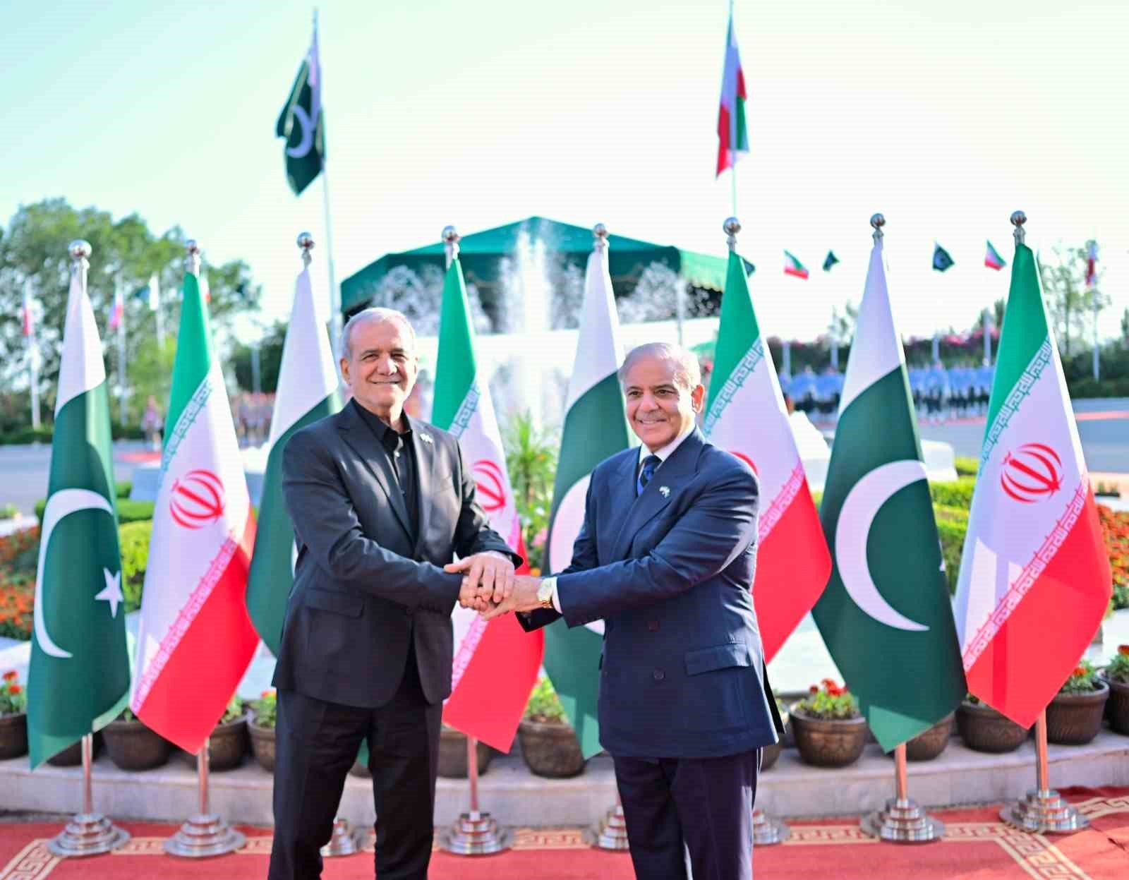 İran Cumhurbaşkanı Pezeşkiyan, Pakistan Başbakanı Şerif ile görüştü 9 iran cumhurbaskani pezeskiyan pakistan basbakani serif ile gorustu 5 T6k9WntZ