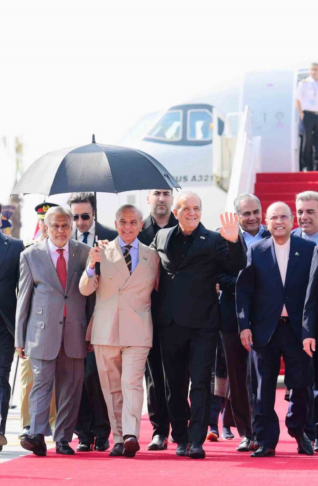 iran cumhurbaskani pezeskiyan pakistanda 7 uqCfFfvI