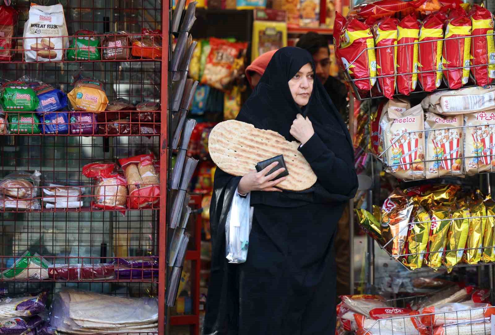 iran cumhurbaskani pezeskiyandan protestolara yonelik ilk aciklama protestocularin talepleri dinlenecek 0 SzyYE92e