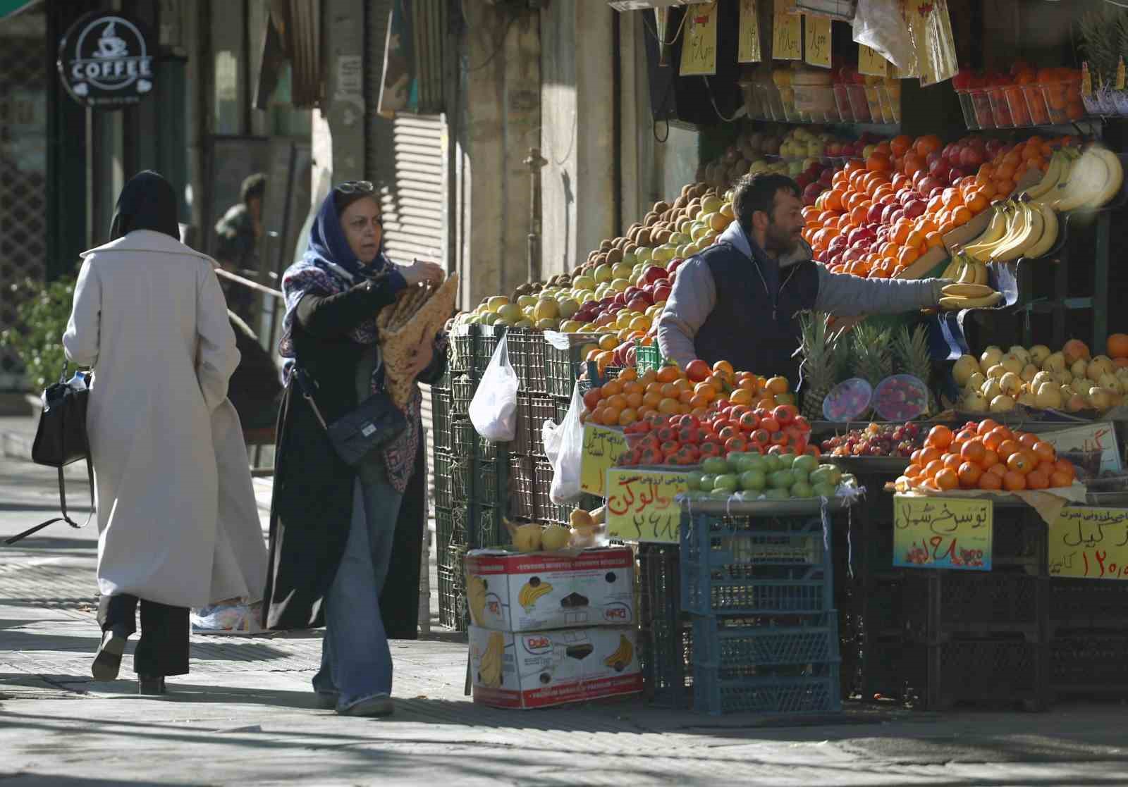 iran cumhurbaskani pezeskiyandan protestolara yonelik ilk aciklama protestocularin talepleri dinlenecek 2 E6GVfI5B