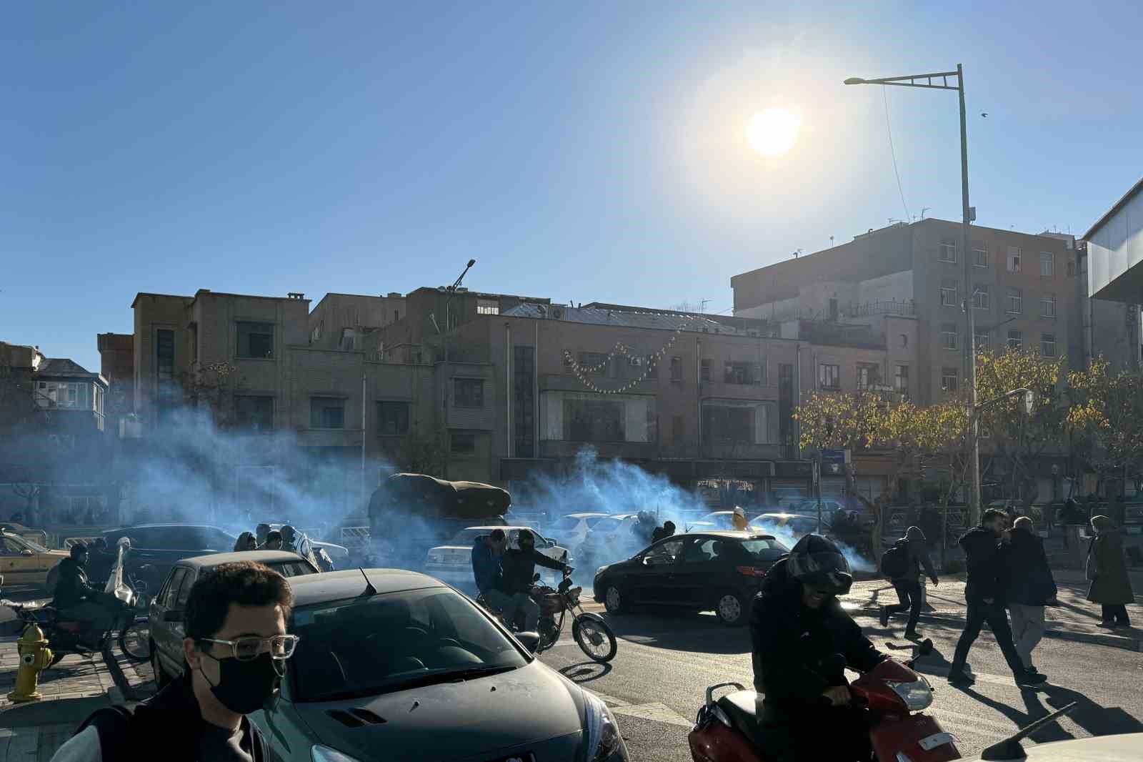 iran cumhurbaskani pezeskiyandan protestolara yonelik ilk aciklama protestocularin talepleri dinlenecek 3 ntJzyhKX