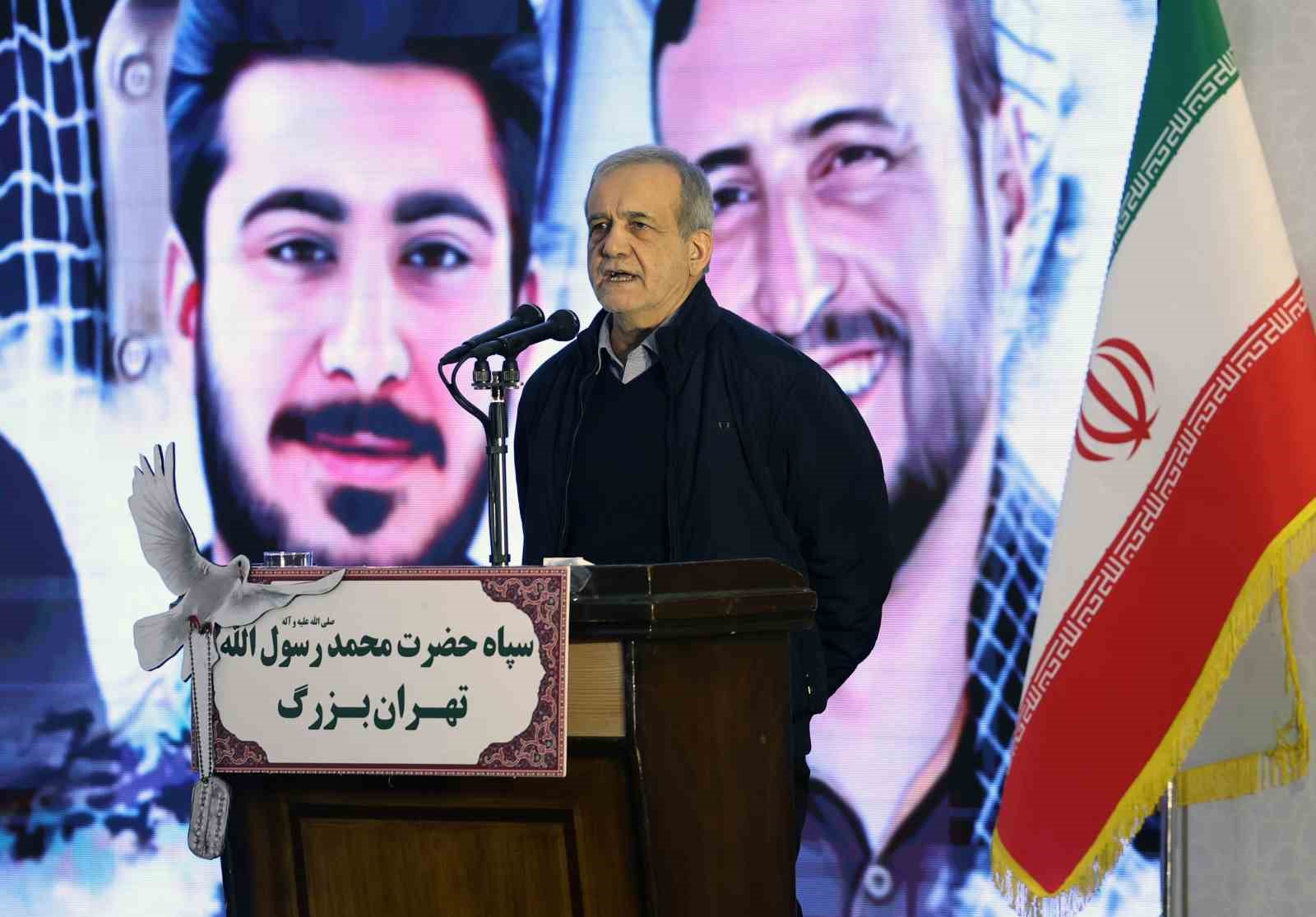 İran cumhurbaşkanından güvenlik güçlerine "protestolara müdahale etmeyin" talimatı 4 iran cumhurbaskanindan guvenlik guclerine protestolara mudahale etmeyin talimati 0