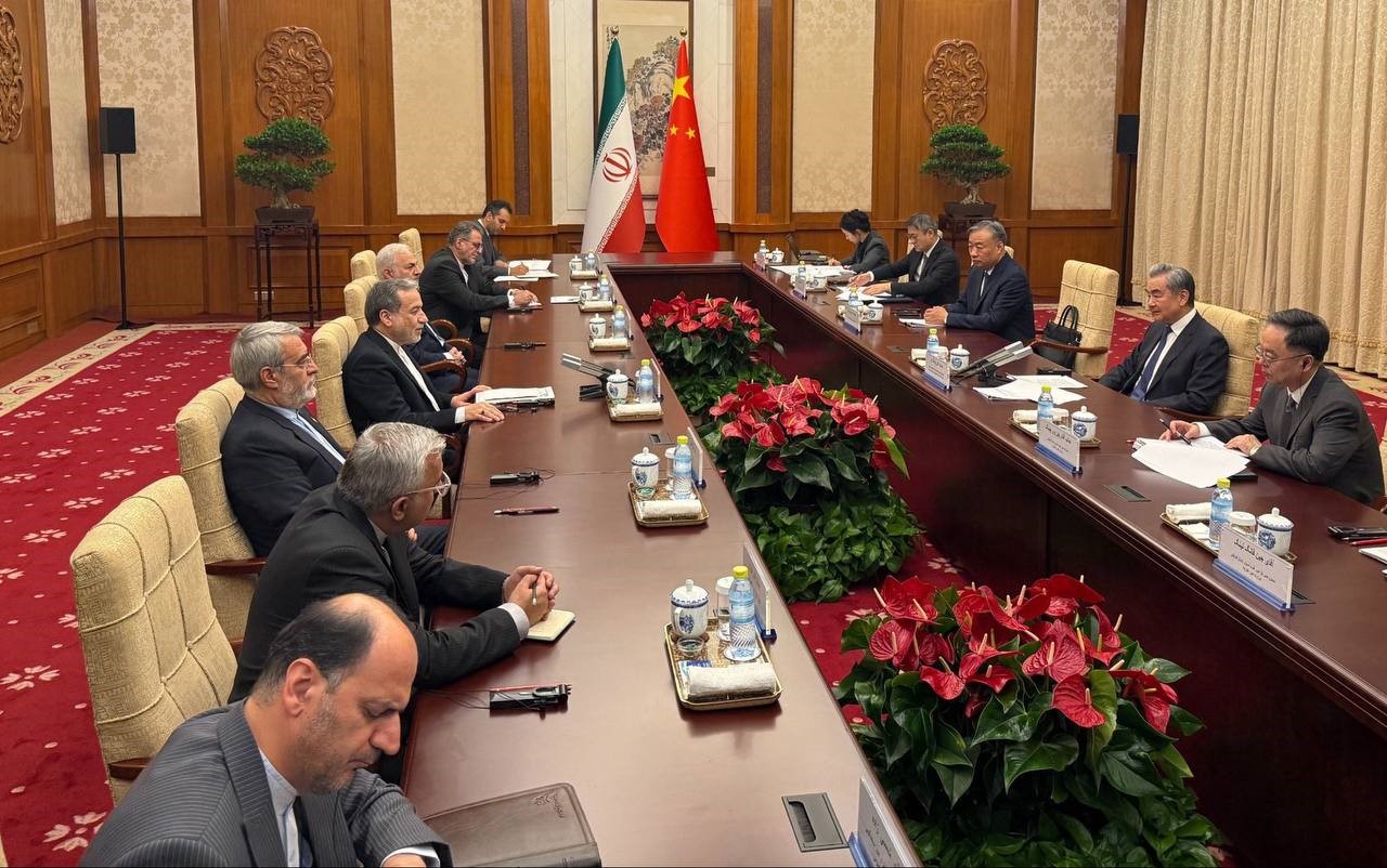 iran disisleri bakani arakci cinde 1 O7e6tzYj