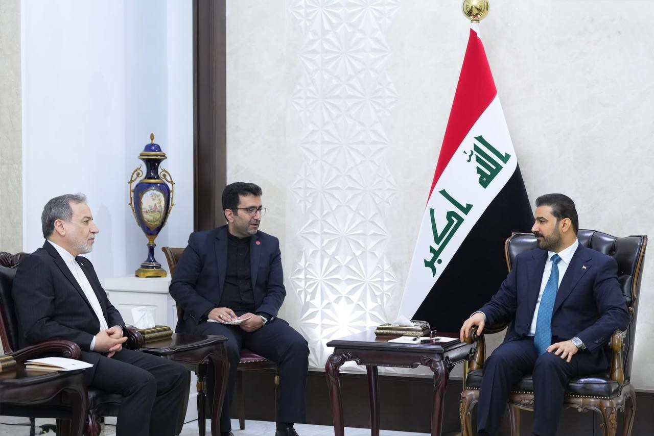 iran disisleri bakani arakci irak basbakani zeydi ile gorustu 0 GvBEVyPi