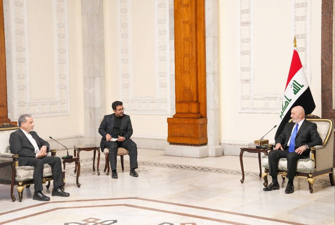 iran disisleri bakani arakci irak basbakani zeydi ile gorustu 1 HwUY97Cu