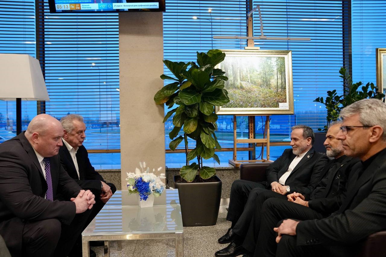 iran disisleri bakani arakci rusyada 4 PGJwNsOJ