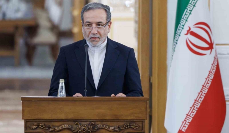 iran-disisleri-bakani-arakci-terorle-mucadelede-karsilikli-is-birligine-bagliyiz-jiKFEKZU.jpg
