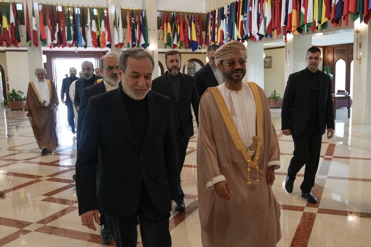 İran Dışişleri Bakanı Arakçi, Ummanlı mevkidaşı Al-Busaidi ile görüştü 4 iran disisleri bakani arakci ummanli mevkidasi al busaidi ile gorustu 0 YVTckgnJ