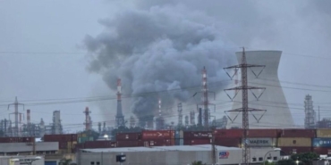 iran-israildeki-hayfa-petrol-rafinerisini-hedef-aldi-NsiWOpOO.jpg