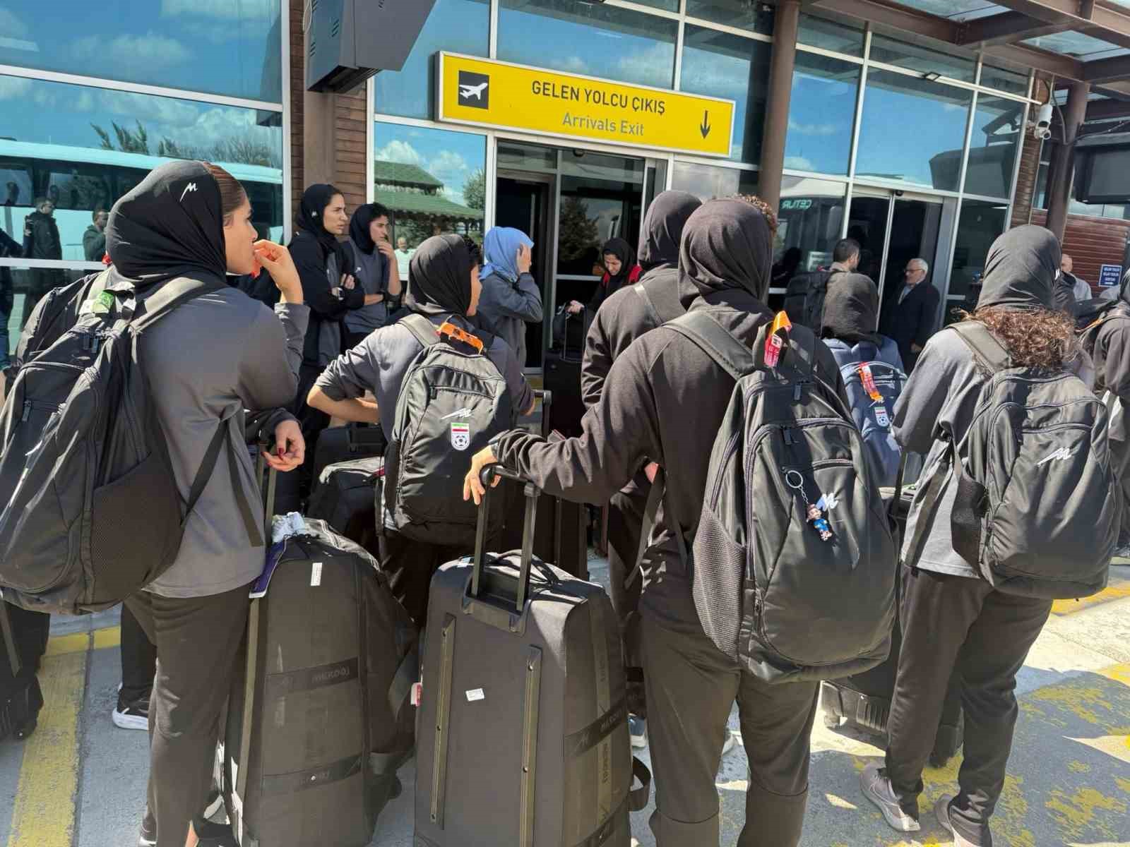 iran kadin milli futbol takimi igdirda 4 cbB5uywU
