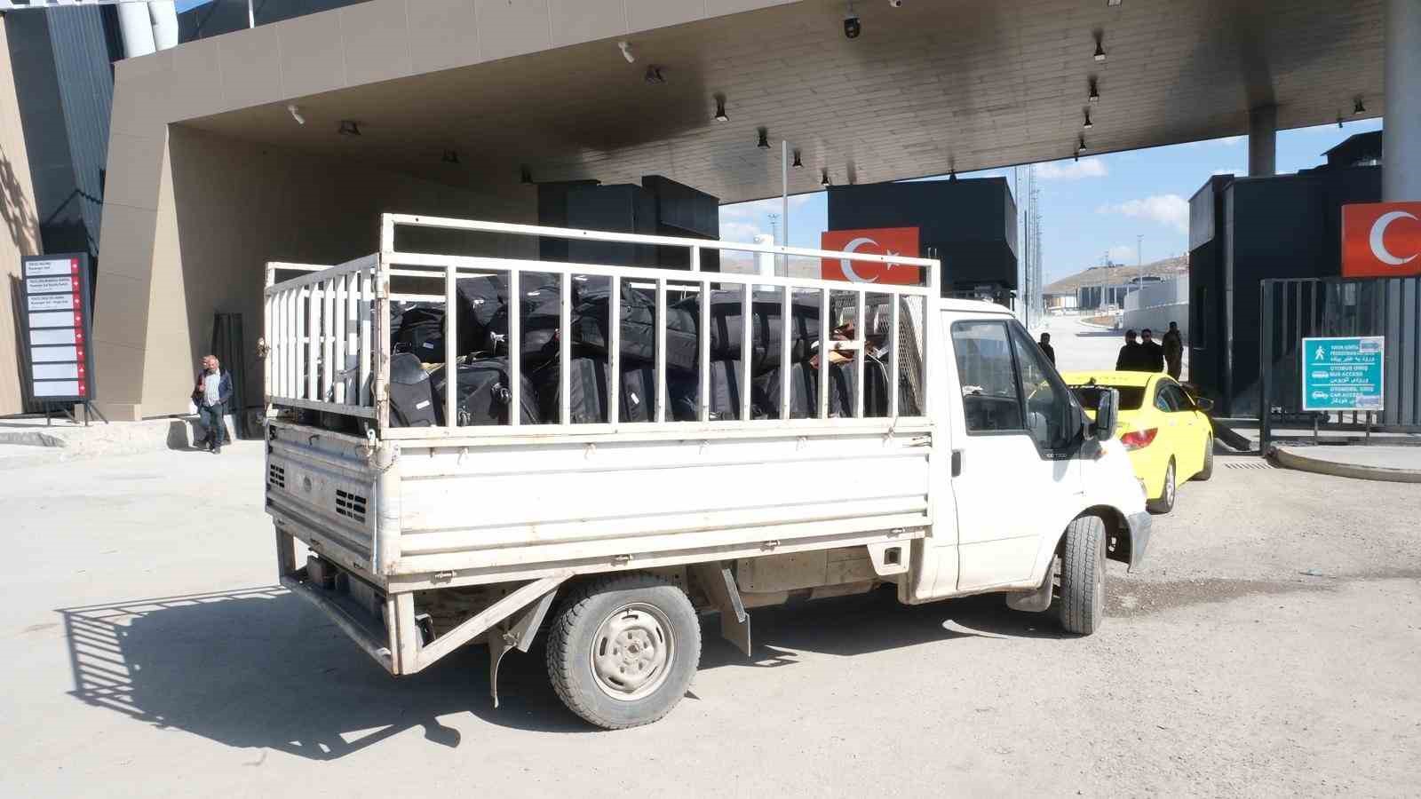 iran kadin milli takimi gurbulak sinir kapisindan ulkelerine gecti 3 58g51tLQ