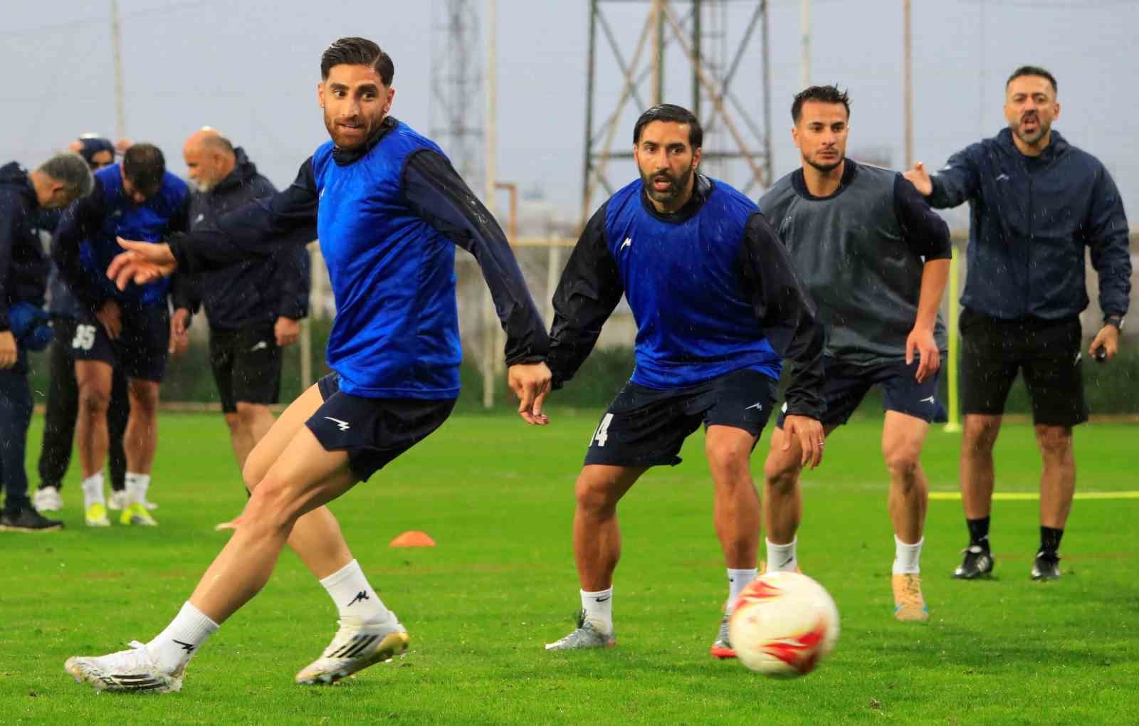iran milli takimi kamp icin antalyaya geldi 11 WJcnYH9h