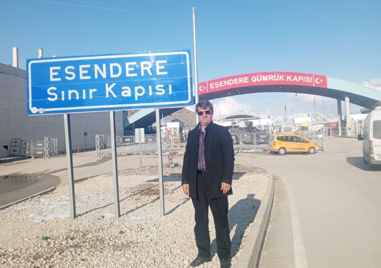 iran sinirindaki esendere sinir kapisinda gecislere kisitlama getirildi 4 hNlwLDne