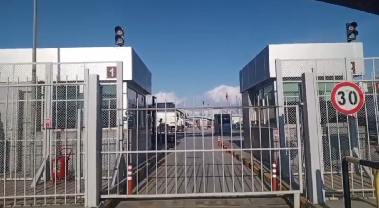 iran sinirindaki esendere sinir kapisinda gecislere kisitlama getirildi 7