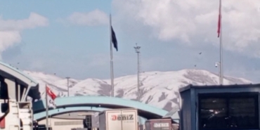 iran-sinirindaki-esendere-sinir-kapisinda-gecislere-kisitlama-getirildi-npkef5pL.jpg