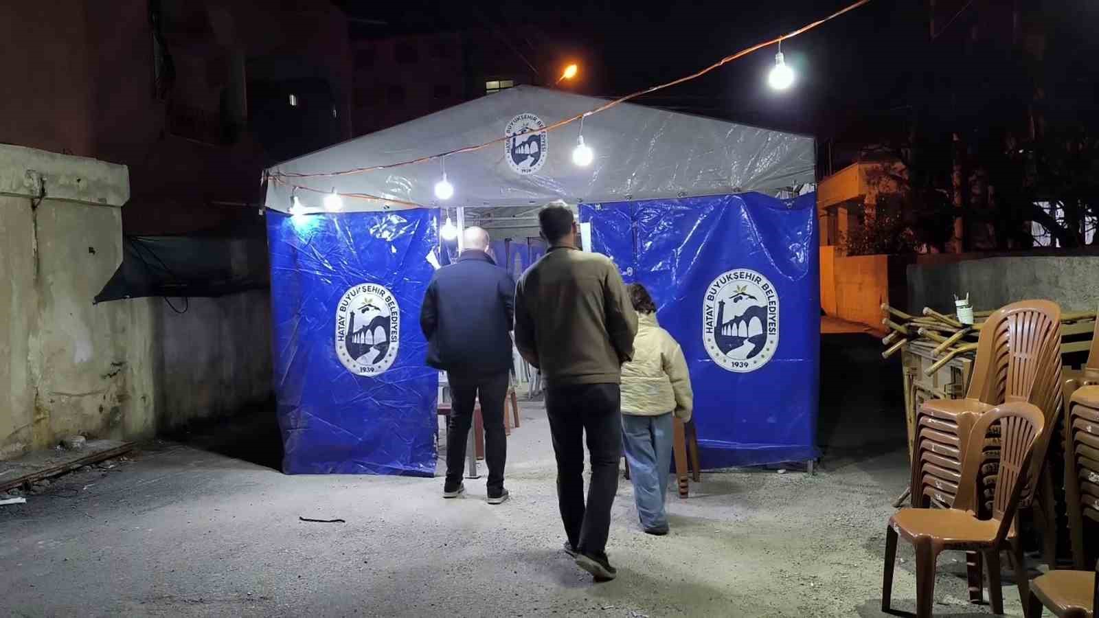 iranda hayatini kaybeden genc soforden geriye ailesine nese icerisinde cigkofte yogurdugu anlar kaldi 0 Dvn8Cb95