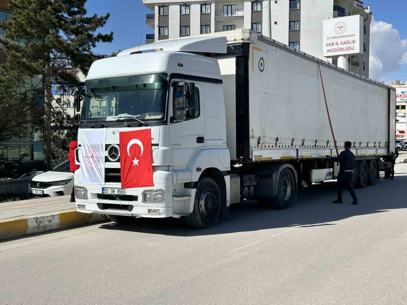 irandaki savas magdurlari icin vandan 3 yardim tiri gonderildi 0 cR7JpJec