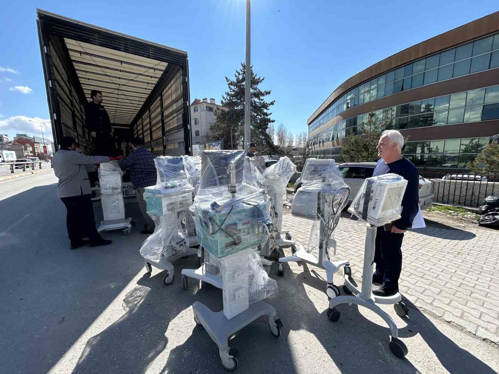irandaki savas magdurlari icin vandan 3 yardim tiri gonderildi 7 Zt2c6Wlu