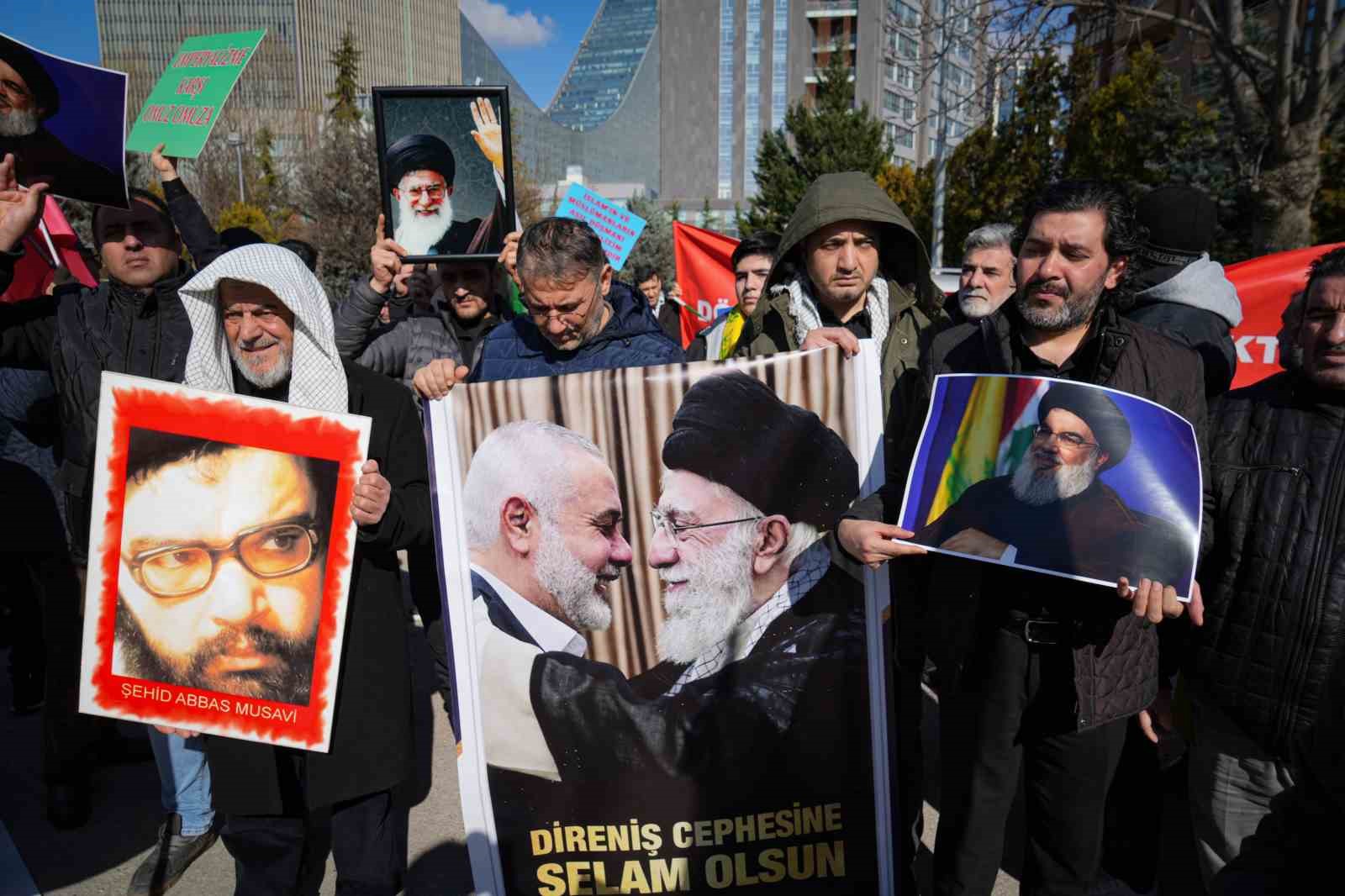 iranin ankara buyukelciliginde bayraklar yariya indi 7 TSOZ18tq