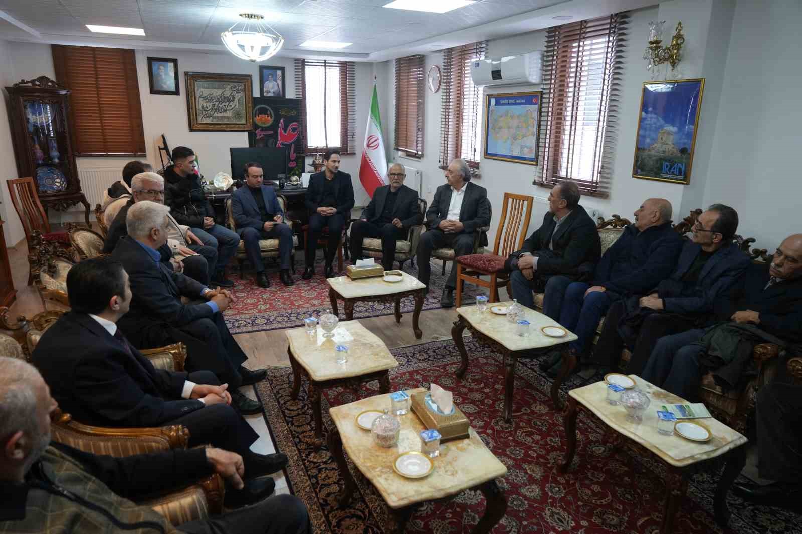 iranin erzurum baskonsolosugunda taziye defteri acildi 2 4LrukTDp