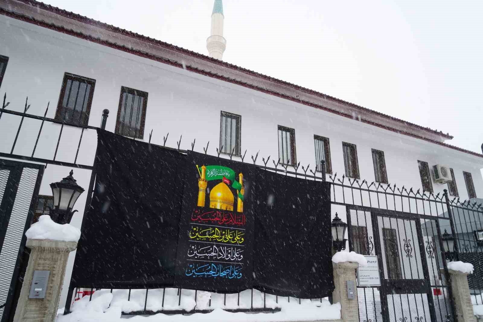 iranin erzurum baskonsolosugunda taziye defteri acildi 9 ESQcrvQE