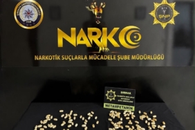 iranli-iki-kisi-151-parca-halinde-yuttuklari-93926-gram-metamfetaminle-yakalandi-nj5tcT2D.jpg