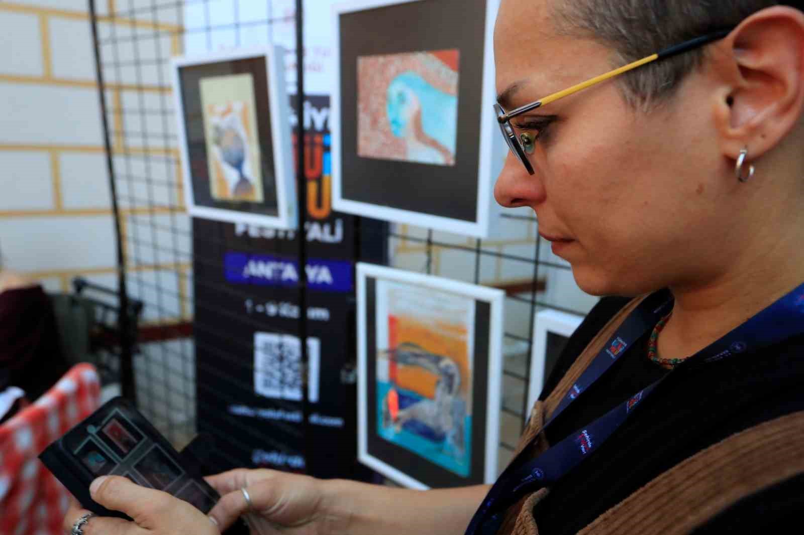 iranli ressam 150ye yakin eserinin kayboldugu iddiasiyla polise basvurdu 1 5jO9W5My